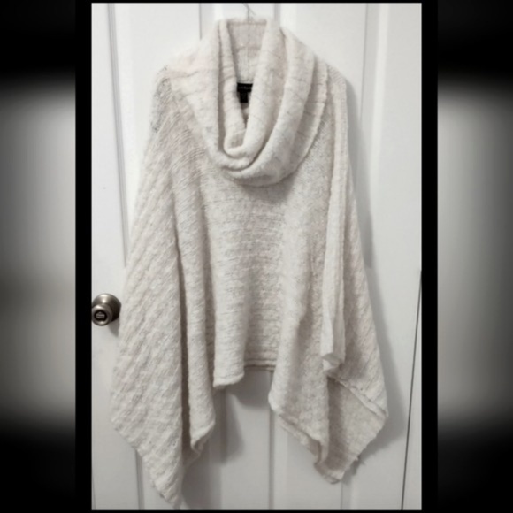 Bebe OVERSIZED MOCK NECK SWEATER Size-M - Picture 8 of 10